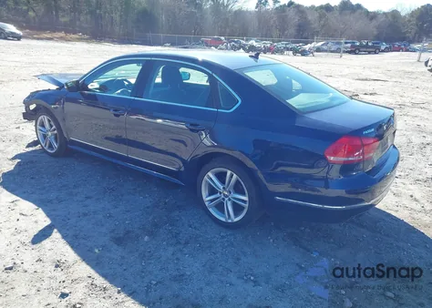 2015 Volkswagen Passat 2.0L Tdi Se z USA, uszkodzony, nr VIN 1VWBV7A37FC085113